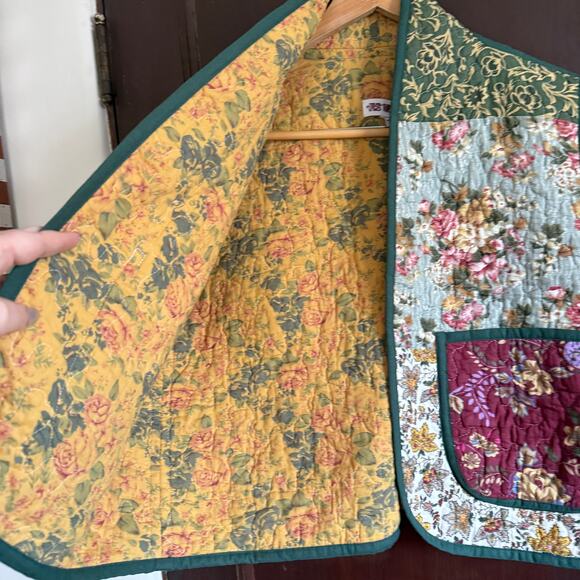 JESS MEANY | Quilted Vest | Floral Patchwork High Neck Boxy Vest  Medium / Large - Picture 3 of 6